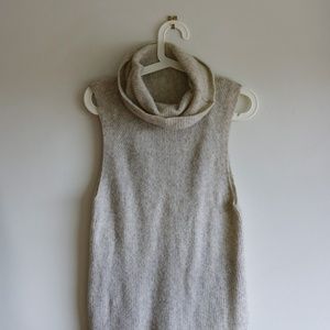 Aritzia Sleeveless Wool Turtle Neck